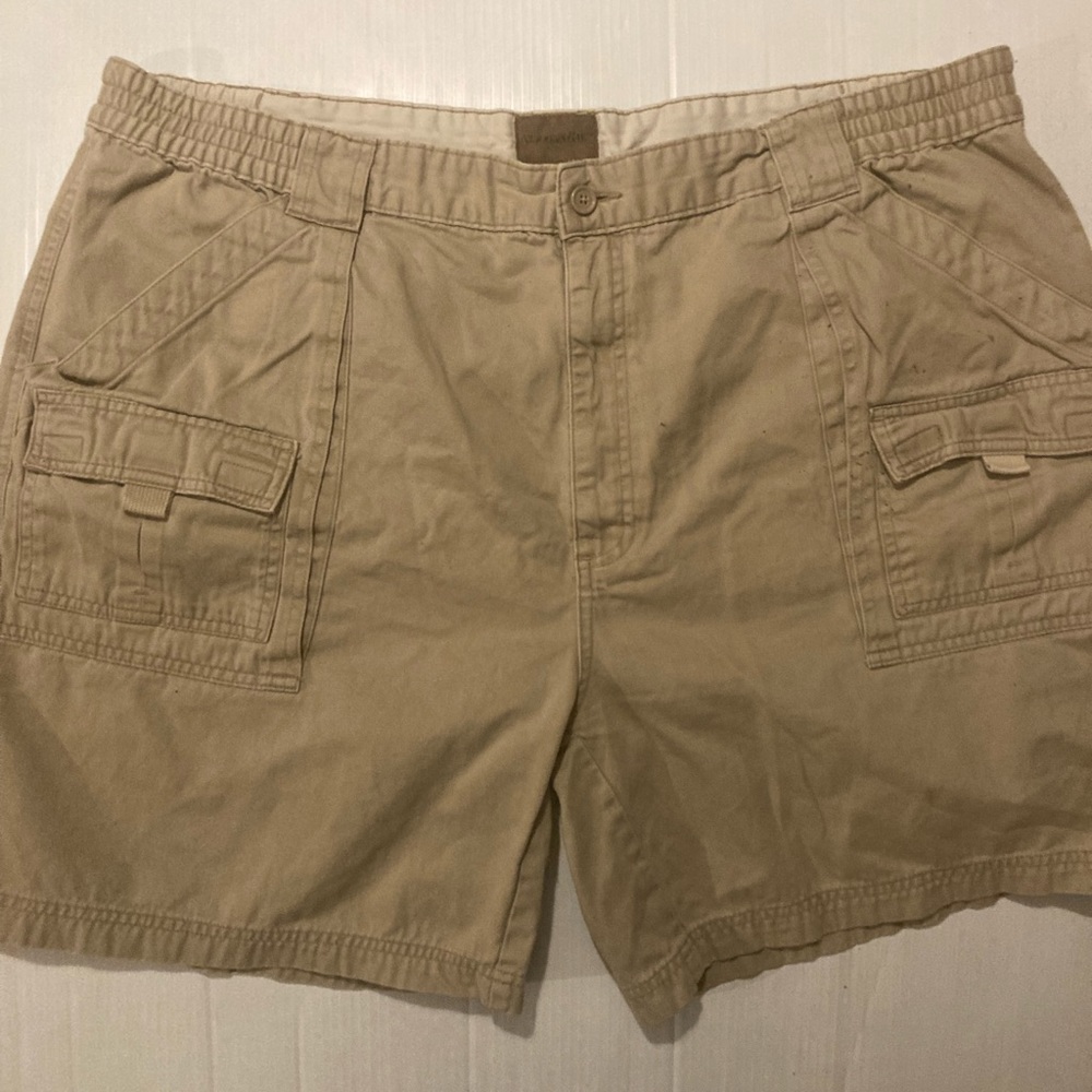 St. John’s Bay khaki shorts 44